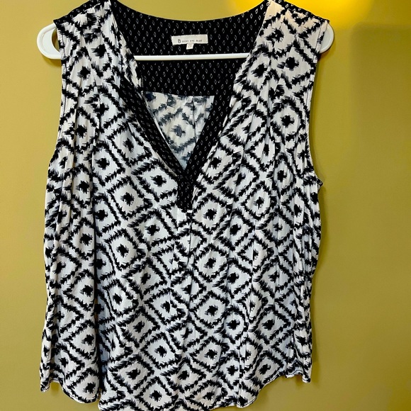 Women’s sleeveless shirt, size 1x, blue/ white diamond pattern - Picture 1 of 3